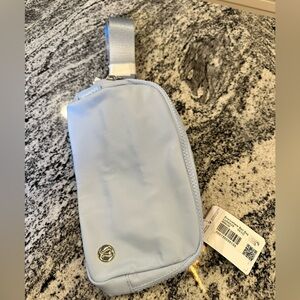 Lululemon Everywhere Belt Bag
NWT
